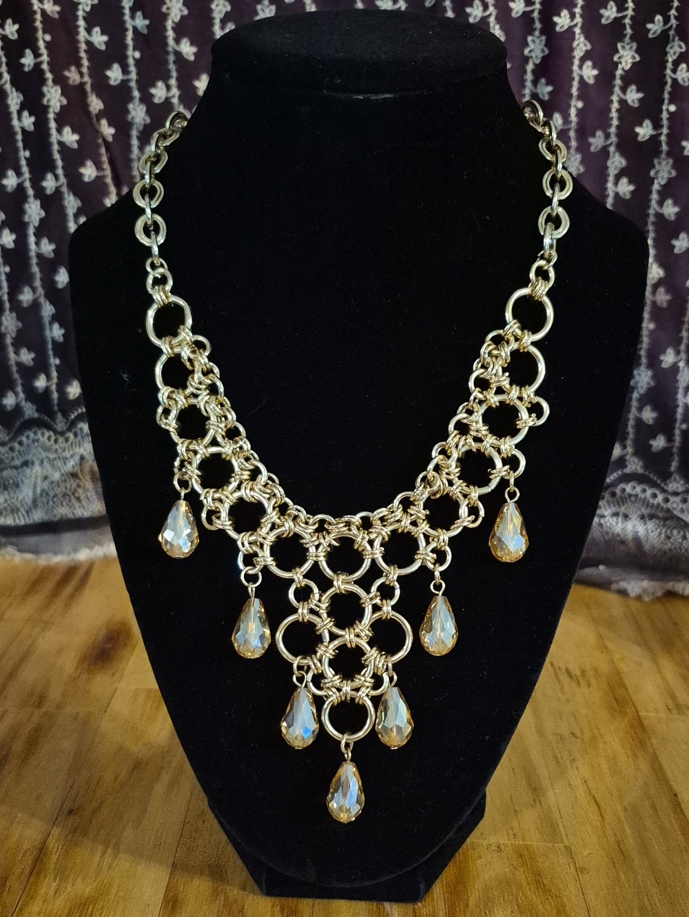 Gold Teardrop Statement Necklace⁹